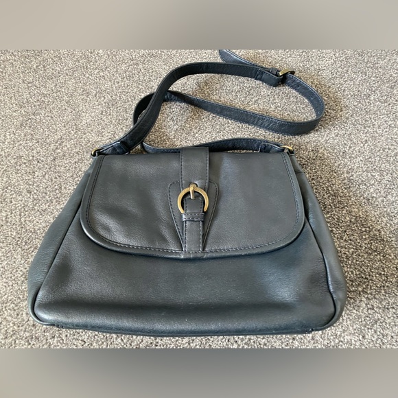 Joan Weisz Handbags - Joan Weisz Navy blue leather bag